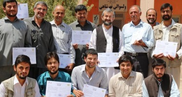 Civil servants in Balkh complete course in English and computing provided with German aid