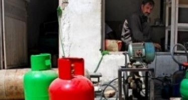 Afghan government promises a cut in gas prices