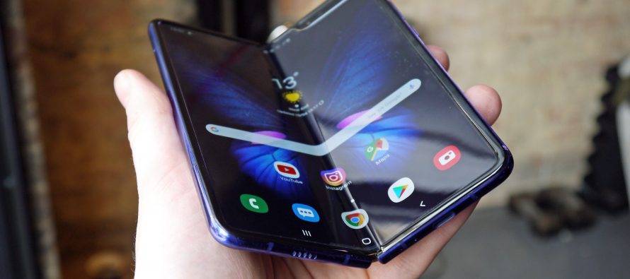 Samsung Galaxy Fold To Launch After Screen Fix