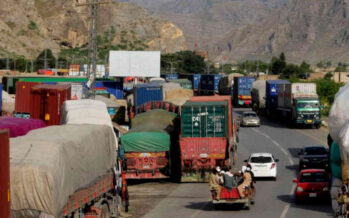 More Than 9000 Containers of Afghan Goods Stopped in Pakistan